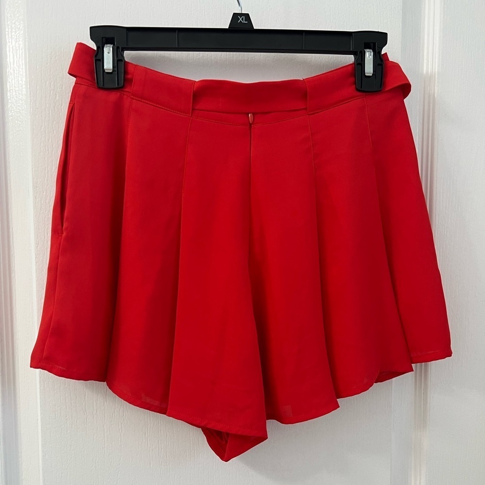 Aritzia Sunday Best Westley Flowy Shorts in Scarlet Red (Size 2) - Picture 9 of 13